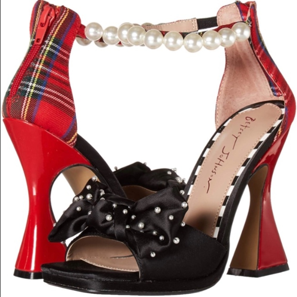 🎀 NEW WITH TAGS & BOX! BETSEY JOHNSON HEELS😍 RARE TO FIND❣️